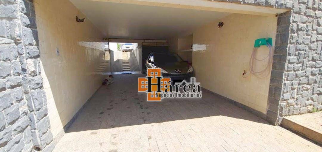 Casa à venda com 3 quartos, 235m² - Foto 3