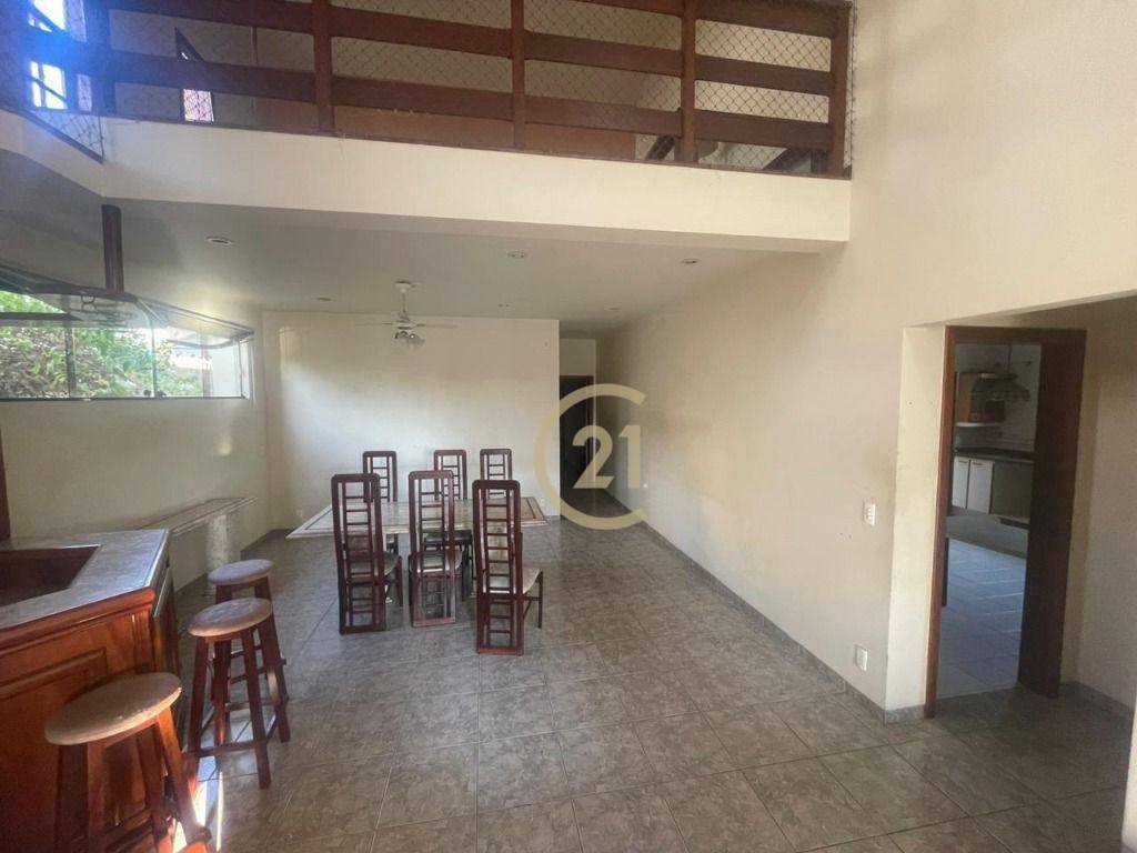 Casa à venda e aluguel com 3 quartos, 284m² - Foto 5