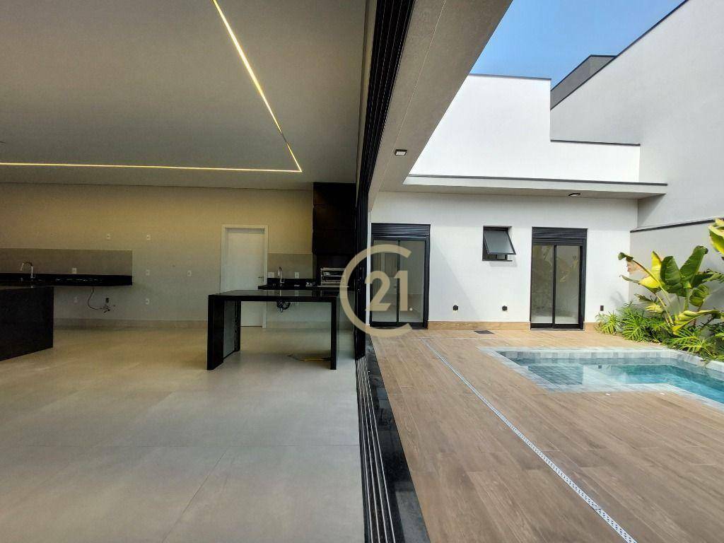 Casa de Condomínio à venda com 3 quartos, 228m² - Foto 1