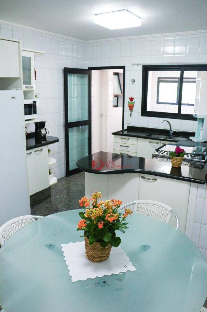 Apartamento à venda com 3 quartos, 137m² - Foto 24