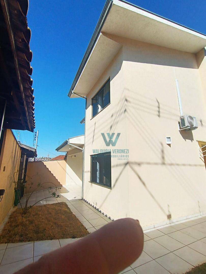 Casa, 3 quartos, 157 m² - Foto 2