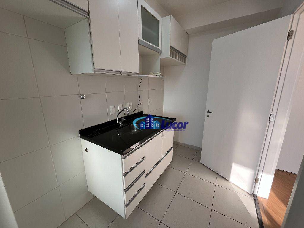 Apartamento para alugar com 2 quartos, 54m² - Foto 9