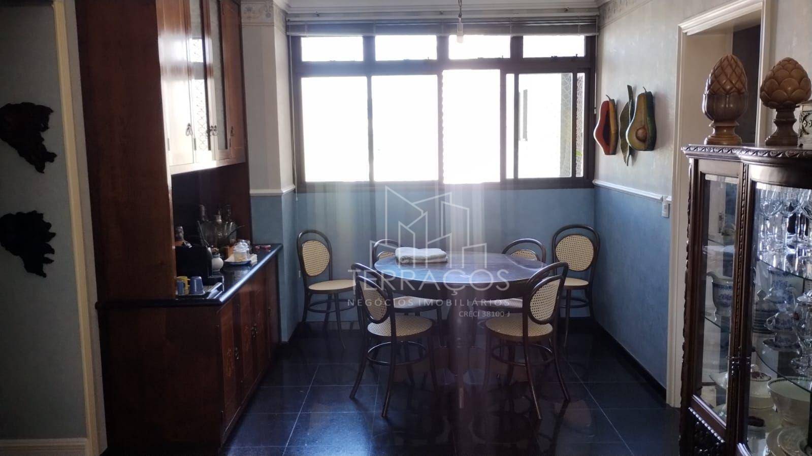 Apartamento à venda com 4 quartos, 270m² - Foto 18