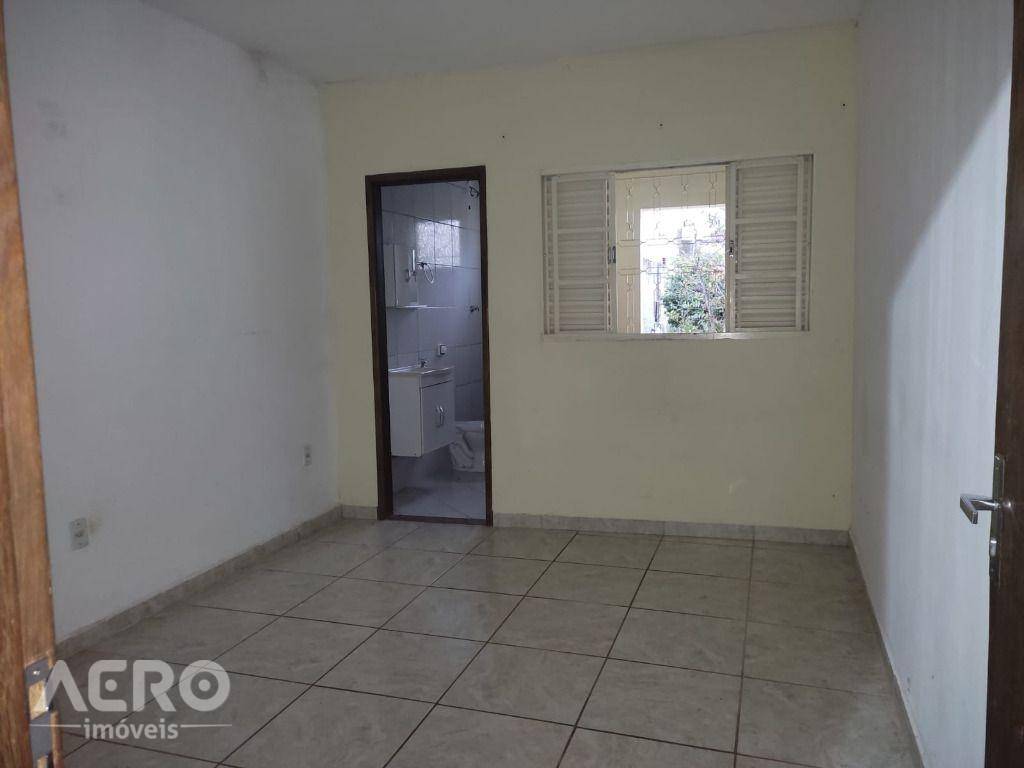 Casa à venda com 2 quartos, 110m² - Foto 11