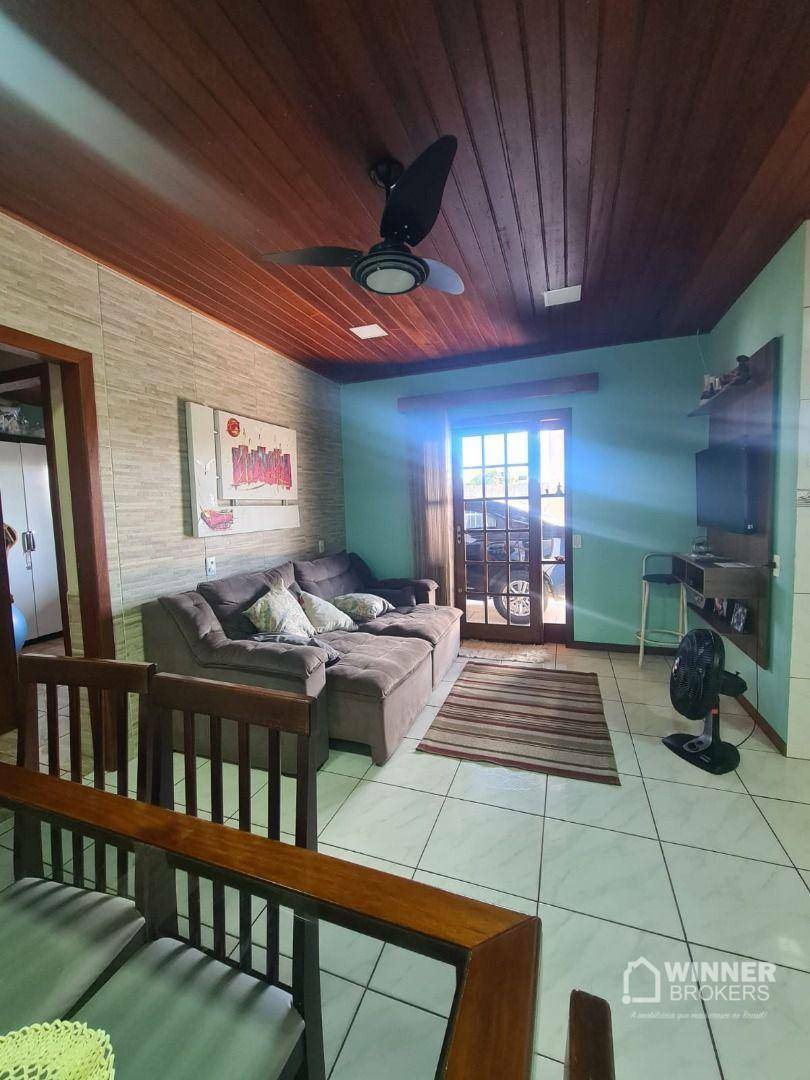 Casa à venda com 4 quartos, 130m² - Foto 1