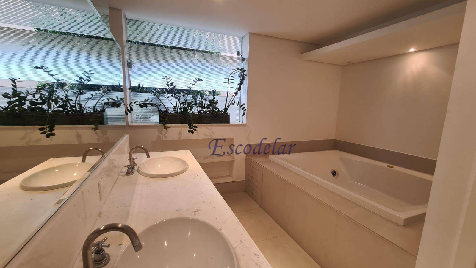 Apartamento para alugar com 3 quartos, 400m² - Foto 12