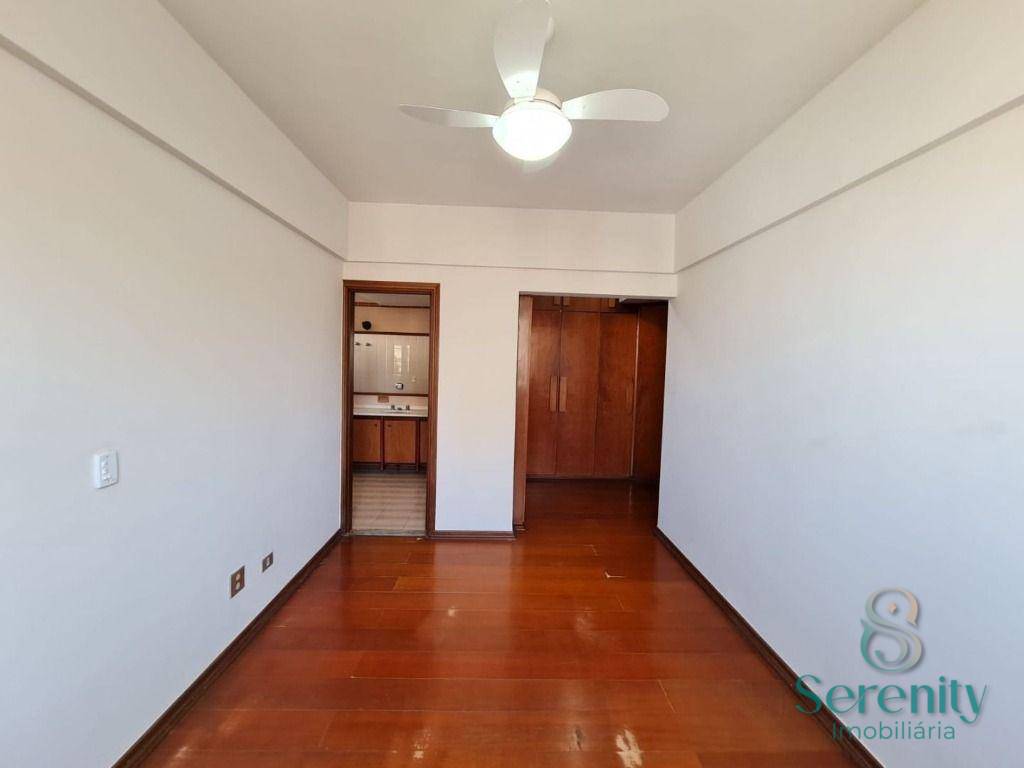 Apartamento para alugar com 4 quartos, 300m² - Foto 13