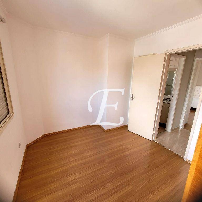 Apartamento à venda com 2 quartos, 62m² - Foto 3