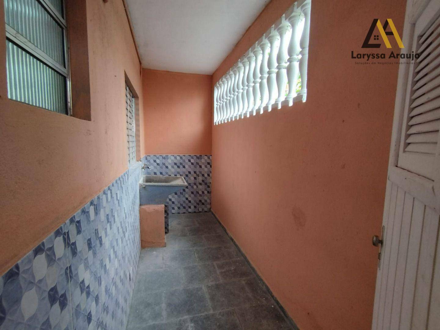 Casa à venda com 2 quartos, 60m² - Foto 6