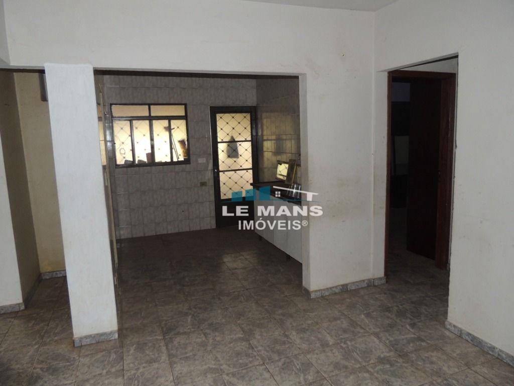 Casa à venda com 3 quartos, 300m² - Foto 11