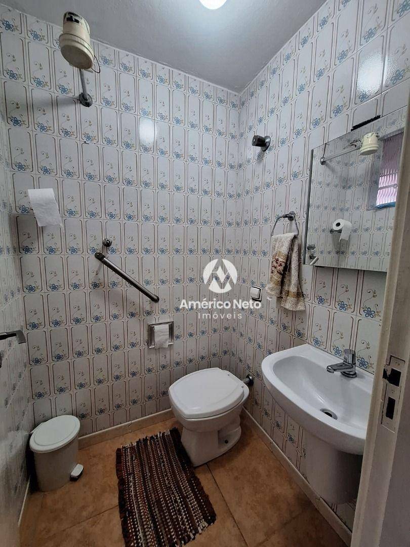 Casa à venda e aluguel com 3 quartos, 300m² - Foto 38