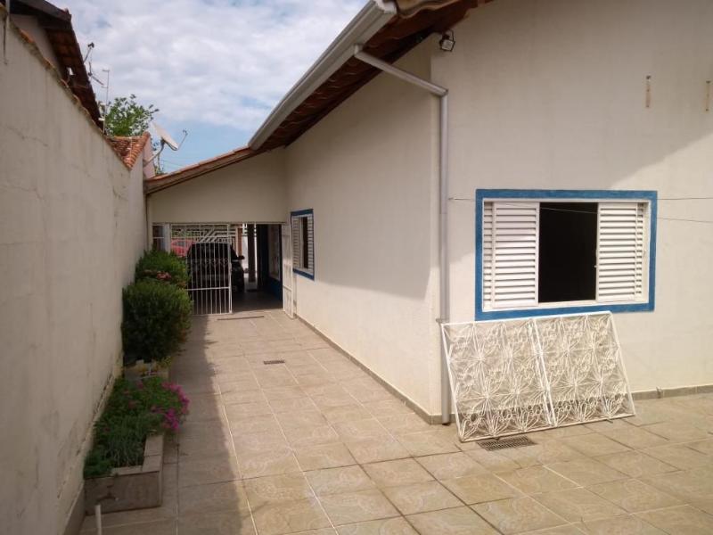 Casa à venda com 3 quartos, 220m² - Foto 4