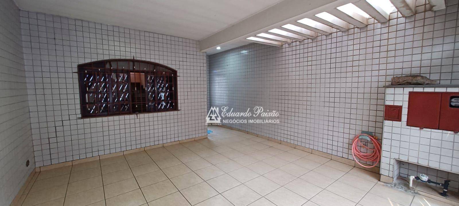 Sobrado à venda com 3 quartos, 207m² - Foto 2