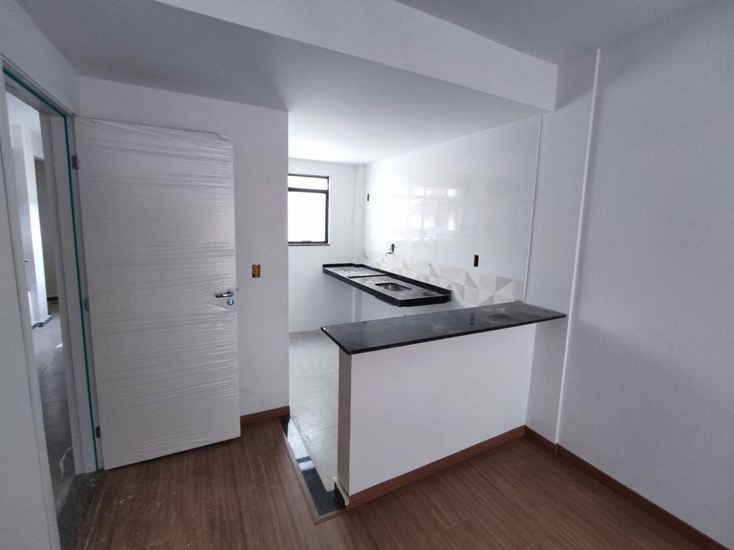 Apartamento à venda com 2 quartos, 65m² - Foto 4