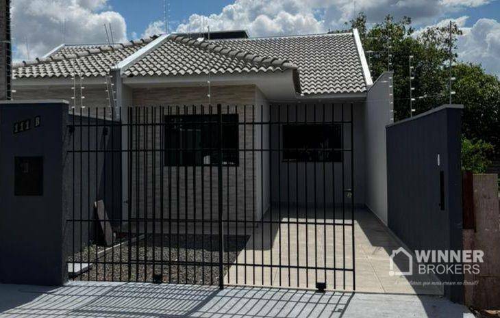 Casa à venda com 3 quartos, 69m² - Foto 1