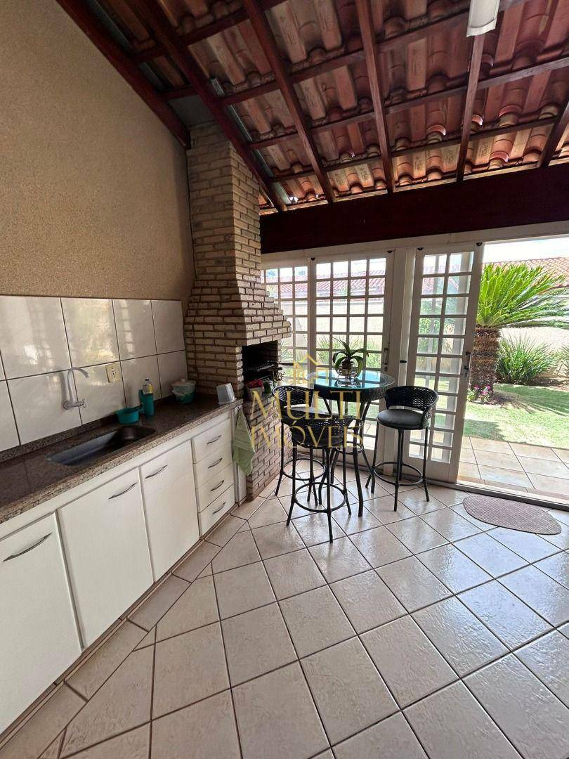 Casa à venda com 3 quartos, 220m² - Foto 16