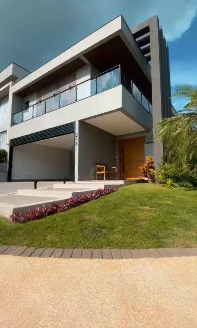 Casa de Condomínio à venda com 4 quartos, 377m² - Foto 2