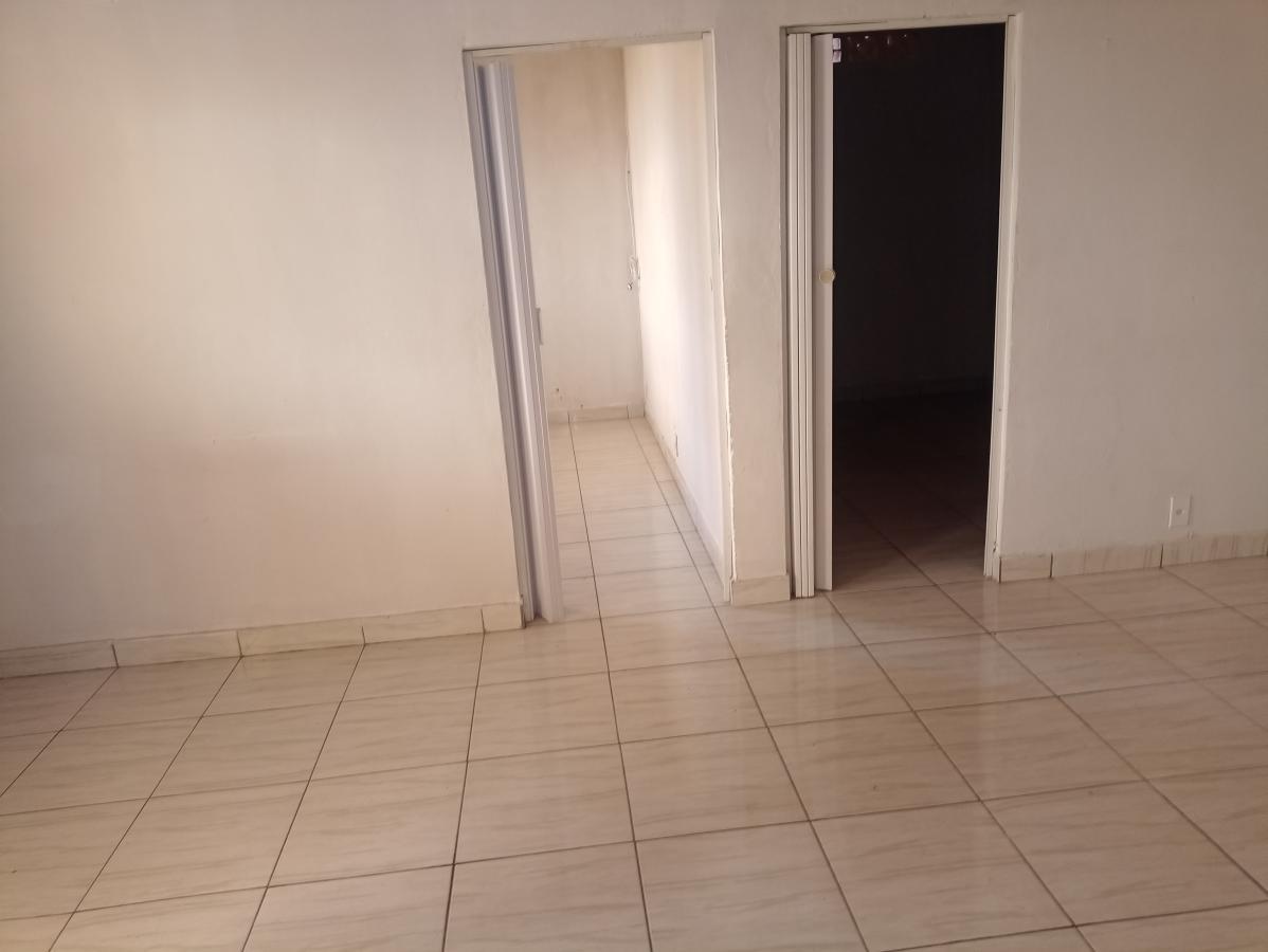 Casa à venda com 9 quartos, 225m² - Foto 5