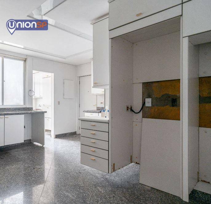 Apartamento à venda com 4 quartos, 222m² - Foto 21