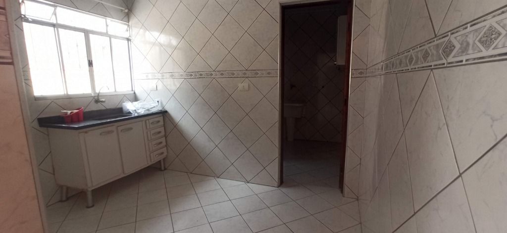 Casa para alugar com 1 quarto, 60m² - Foto 18