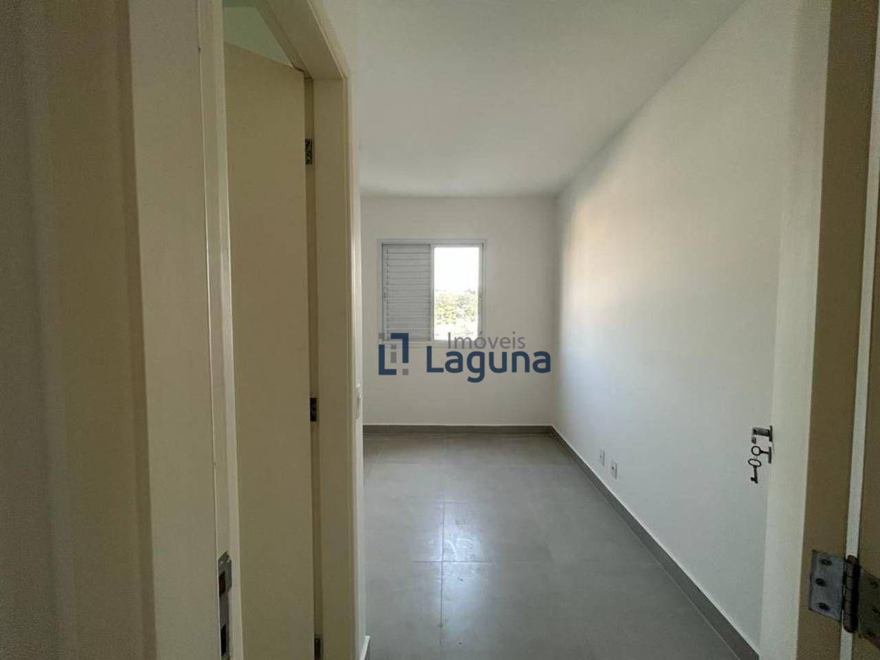 Apartamento para alugar com 3 quartos, 84m² - Foto 12