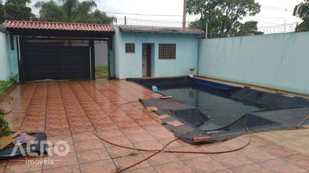 Casa de Condomínio à venda com 2 quartos, 230m² - Foto 2