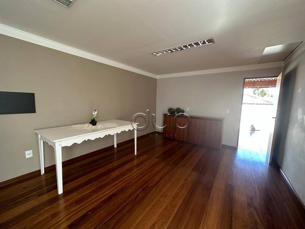 Casa à venda com 3 quartos, 200m² - Foto 25