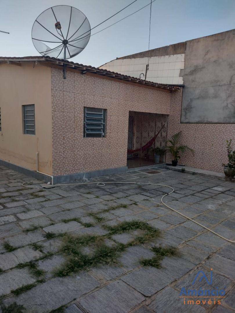 Casa à venda com 3 quartos, 110m² - Foto 3