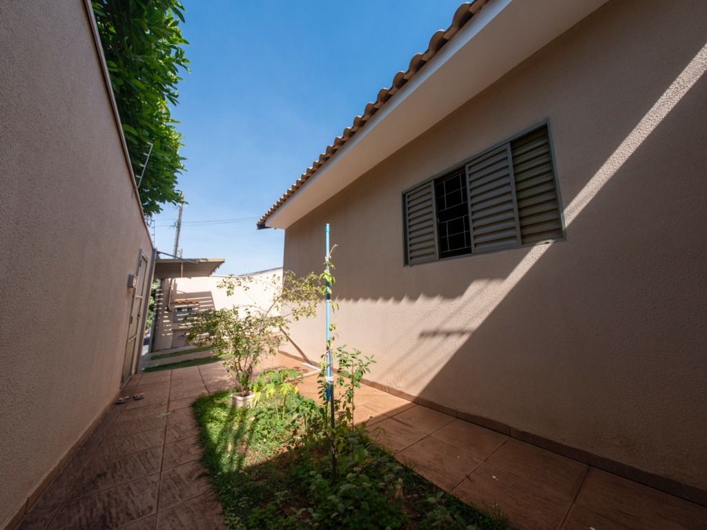 Casa à venda com 5 quartos, 190m² - Foto 42