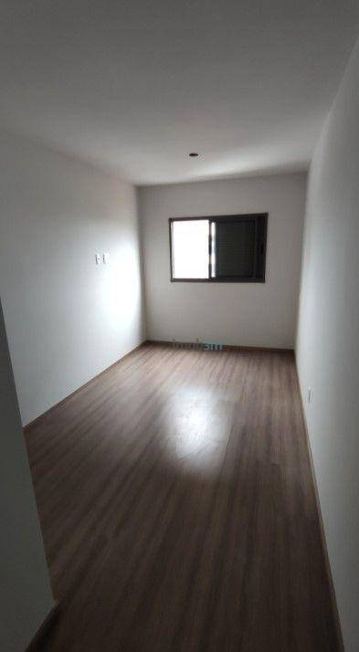 Apartamento para alugar com 2 quartos, 64m² - Foto 6