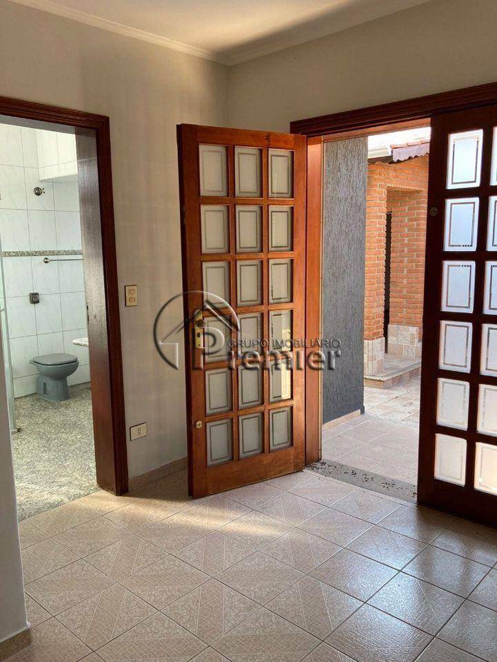 Casa à venda e aluguel com 3 quartos, 262m² - Foto 47