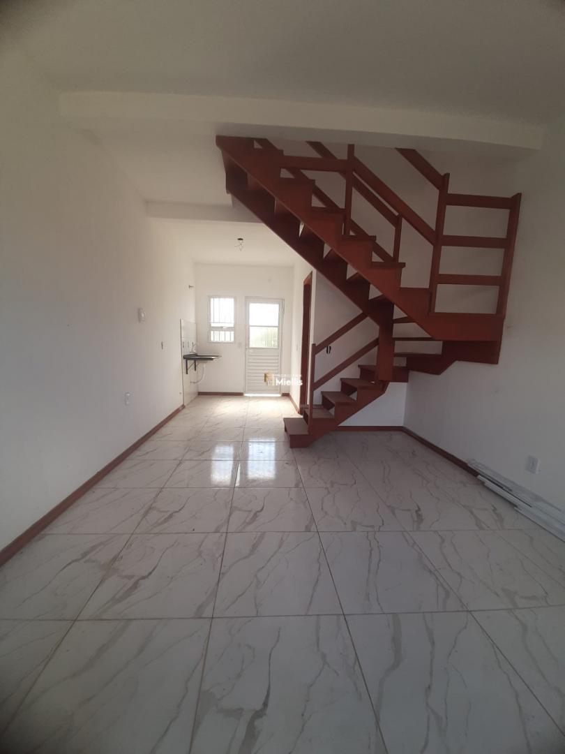 Casa à venda com 2 quartos, 51m² - Foto 2