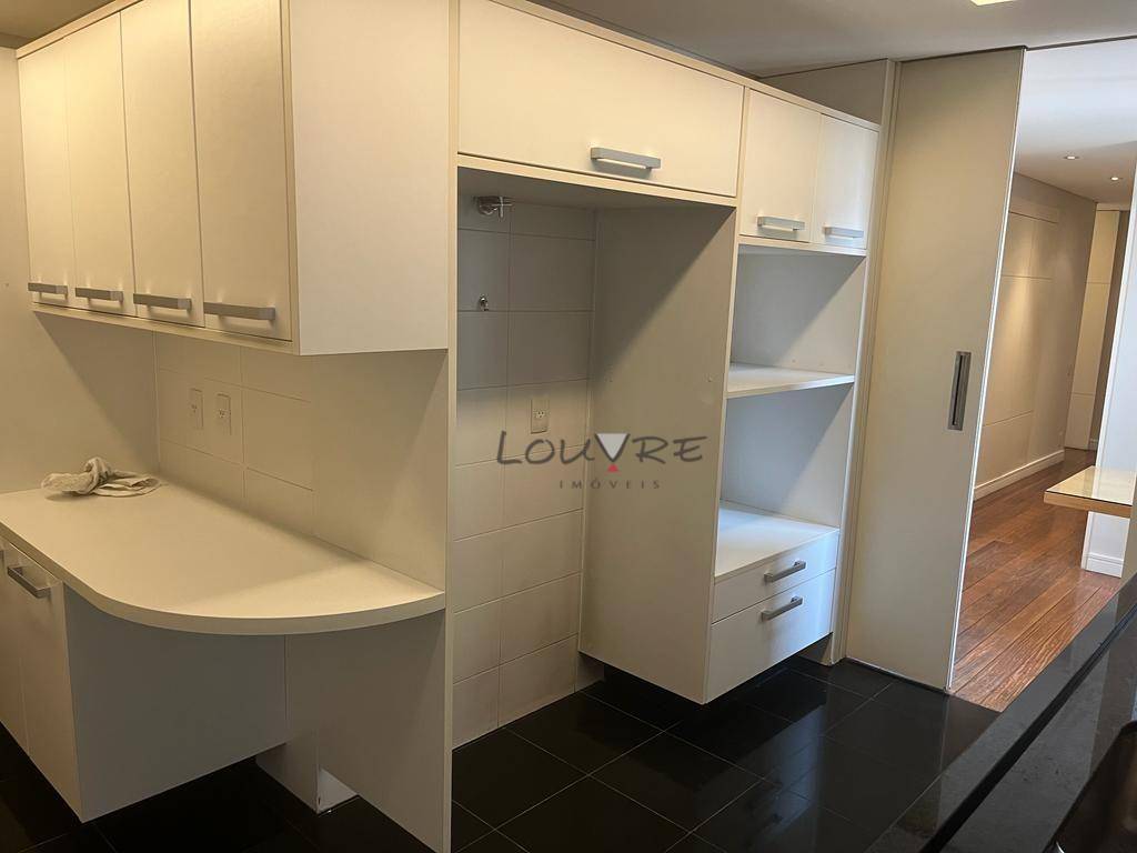 Apartamento à venda com 3 quartos, 192m² - Foto 24