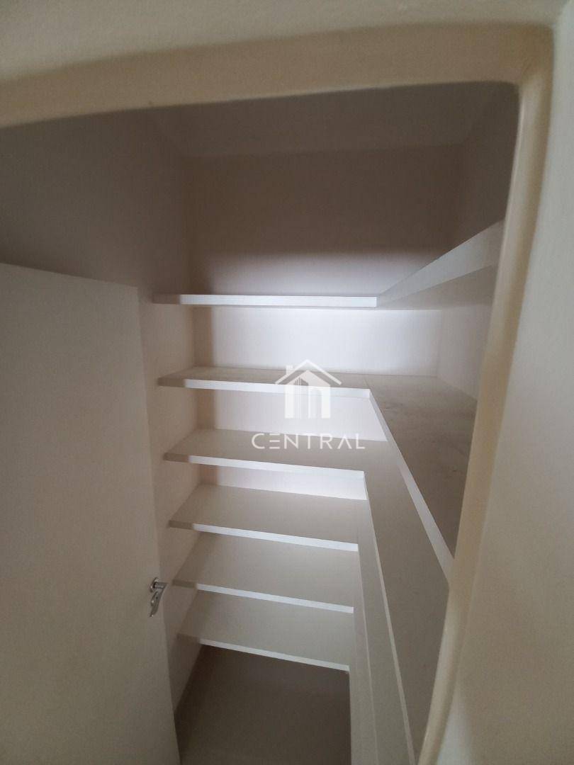 Casa à venda com 3 quartos, 244m² - Foto 7