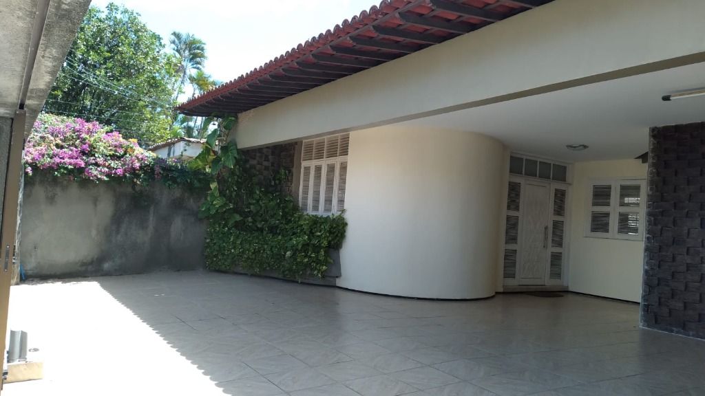 Casa à venda com 4 quartos, 213m² - Foto 3