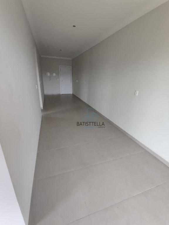 Apartamento à venda com 2 quartos, 68m² - Foto 4