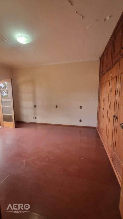 Casa à venda com 4 quartos, 350m² - Foto 36