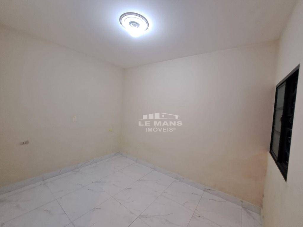 Casa à venda com 2 quartos, 110m² - Foto 7