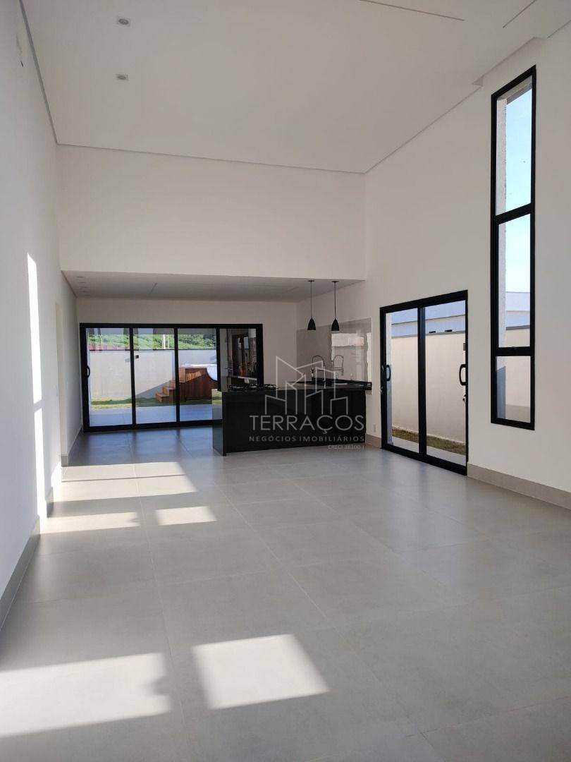 Casa de Condomínio à venda com 3 quartos, 202m² - Foto 4