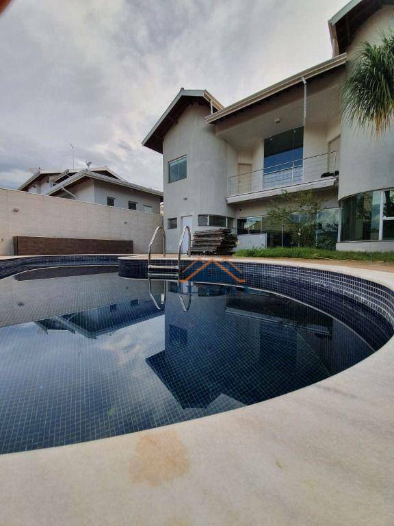 Casa de Condomínio à venda com 3 quartos, 220m² - Foto 1