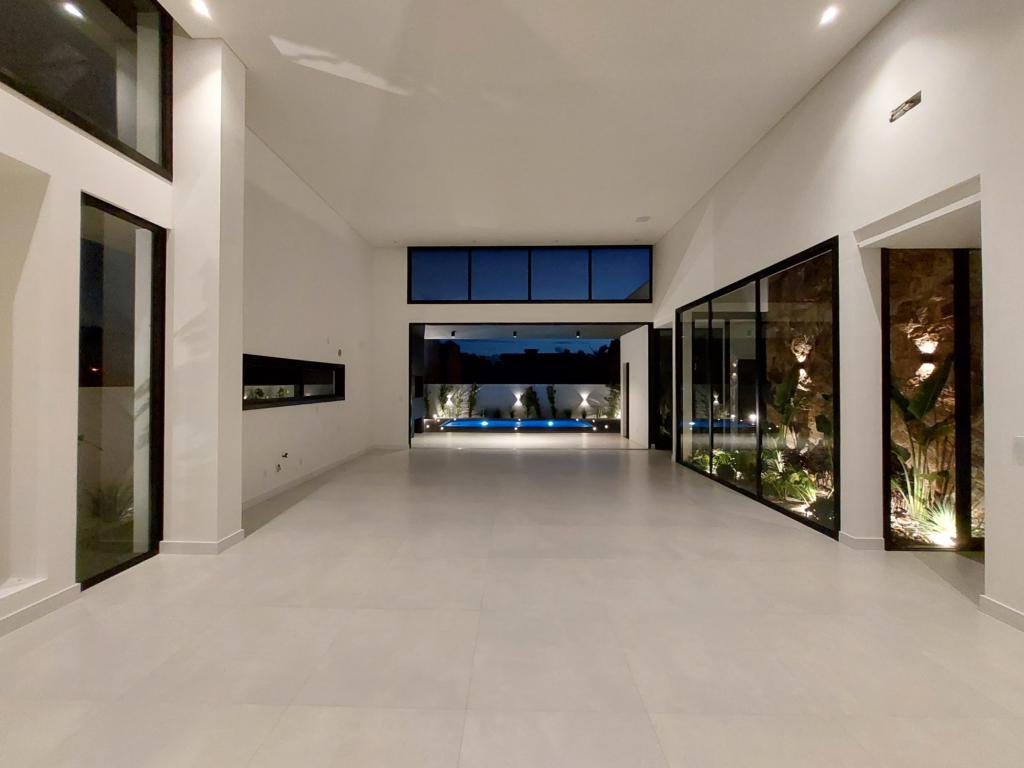 Casa à venda com 4 quartos, 288m² - Foto 10