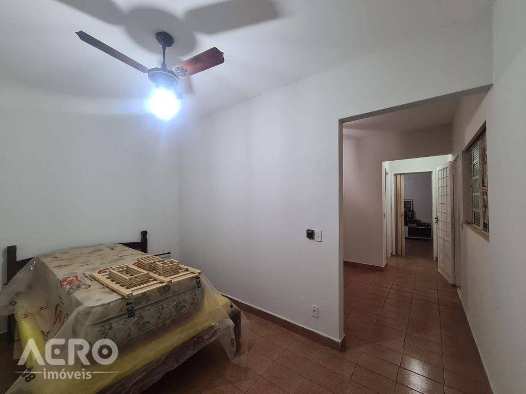 Casa à venda com 3 quartos, 248m² - Foto 3