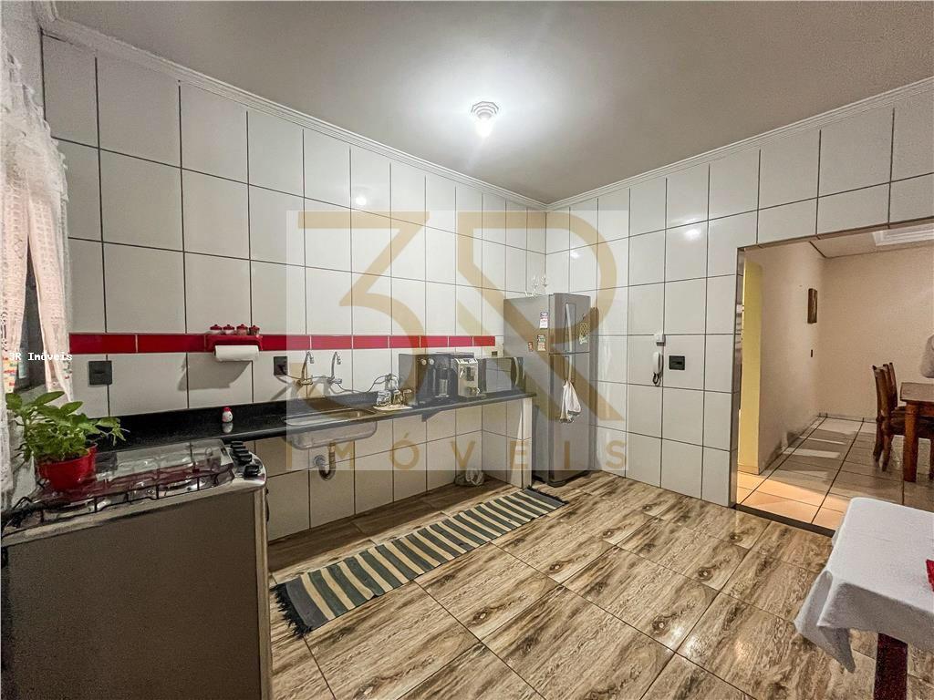 Casa à venda com 3 quartos, 236m² - Foto 9