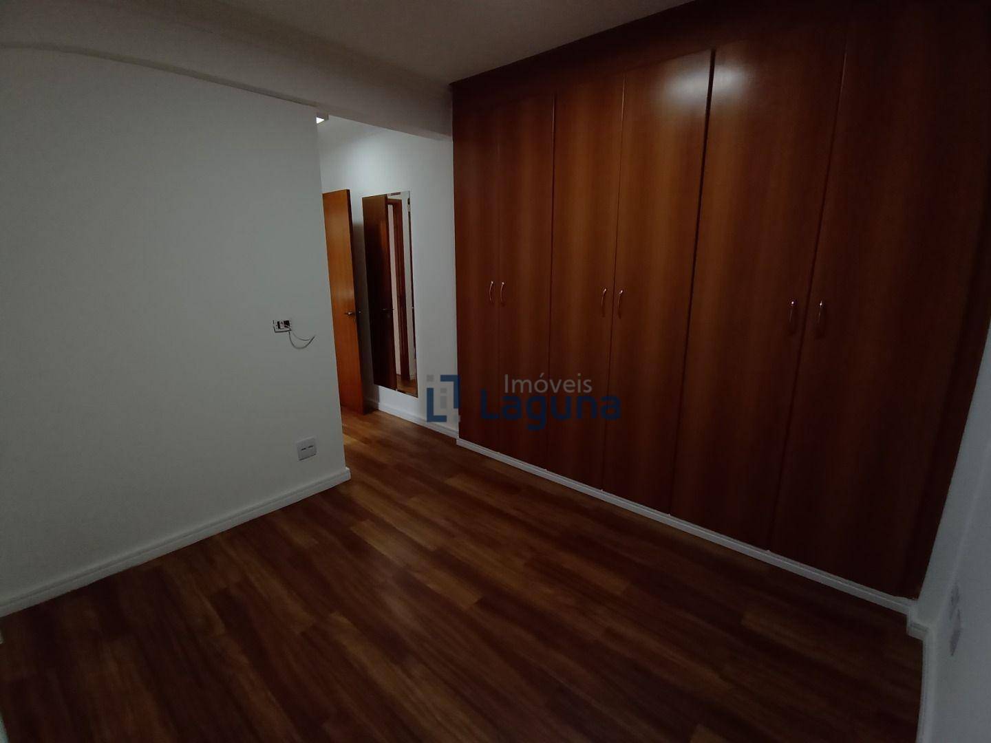 Apartamento para alugar com 2 quartos, 82m² - Foto 11