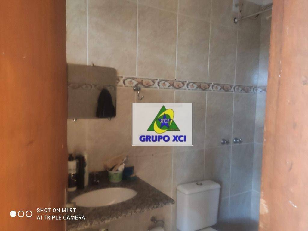 Casa para alugar com 3 quartos, 240m² - Foto 43