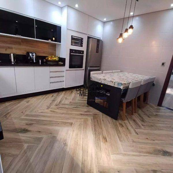 Sobrado à venda com 2 quartos, 147m² - Foto 3