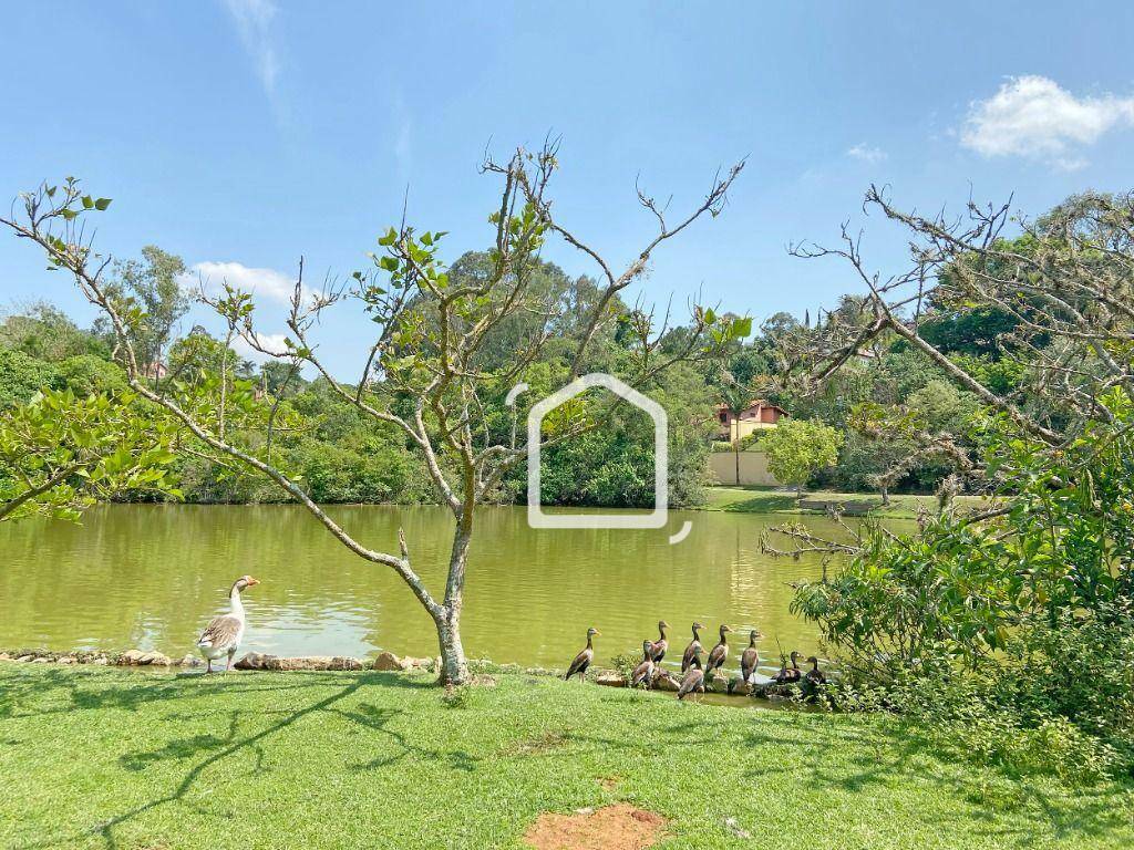 Casa de Condomínio para alugar com 3 quartos, 300m² - Foto 12