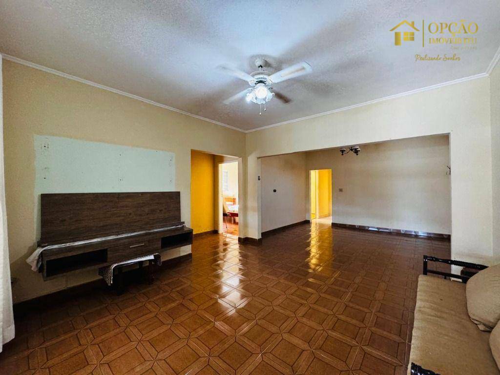 Casa à venda com 3 quartos, 220m² - Foto 3