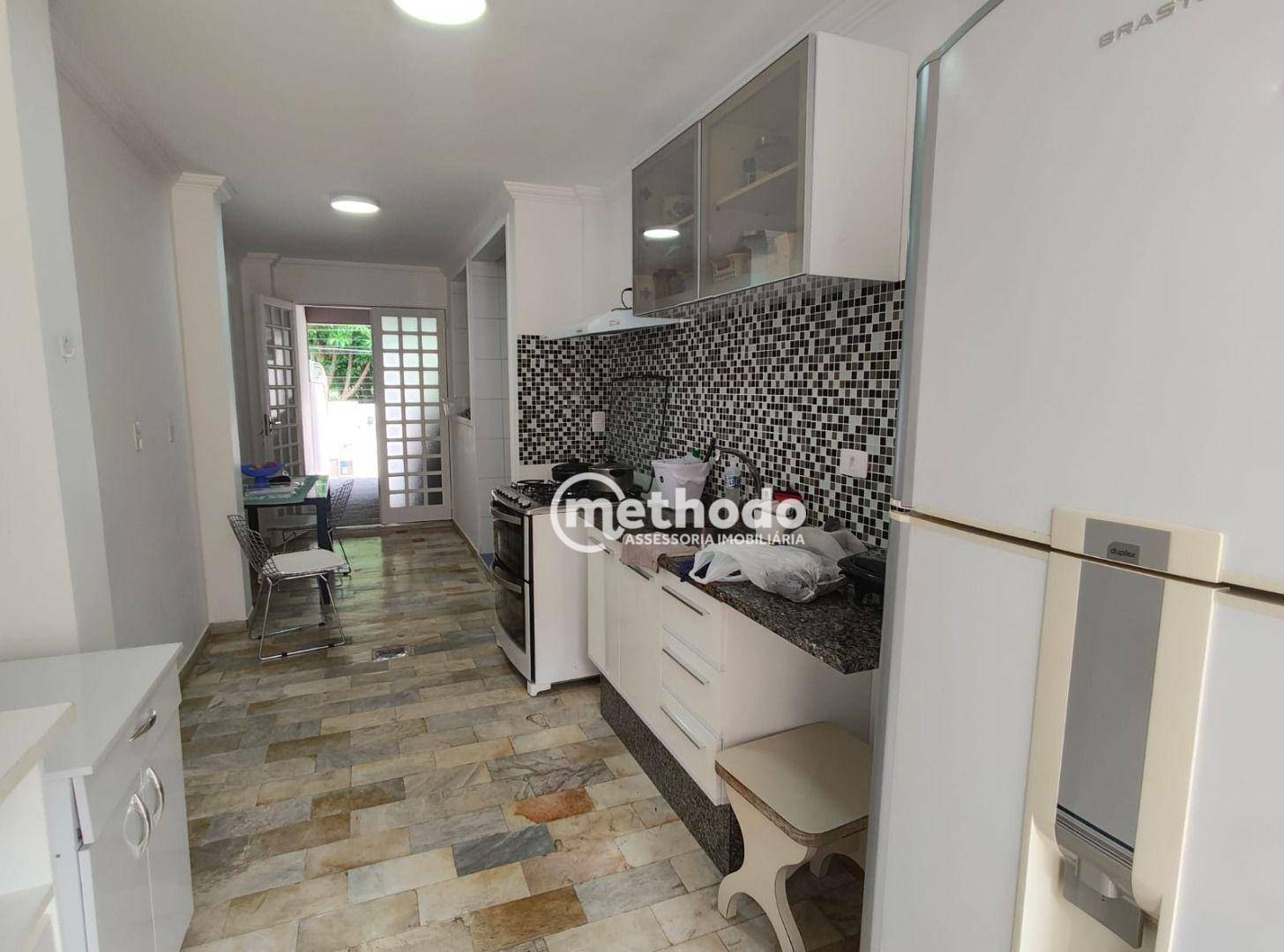 Casa à venda com 3 quartos, 200m² - Foto 10