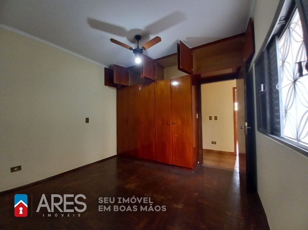 Casa para alugar com 3 quartos, 201m² - Foto 4